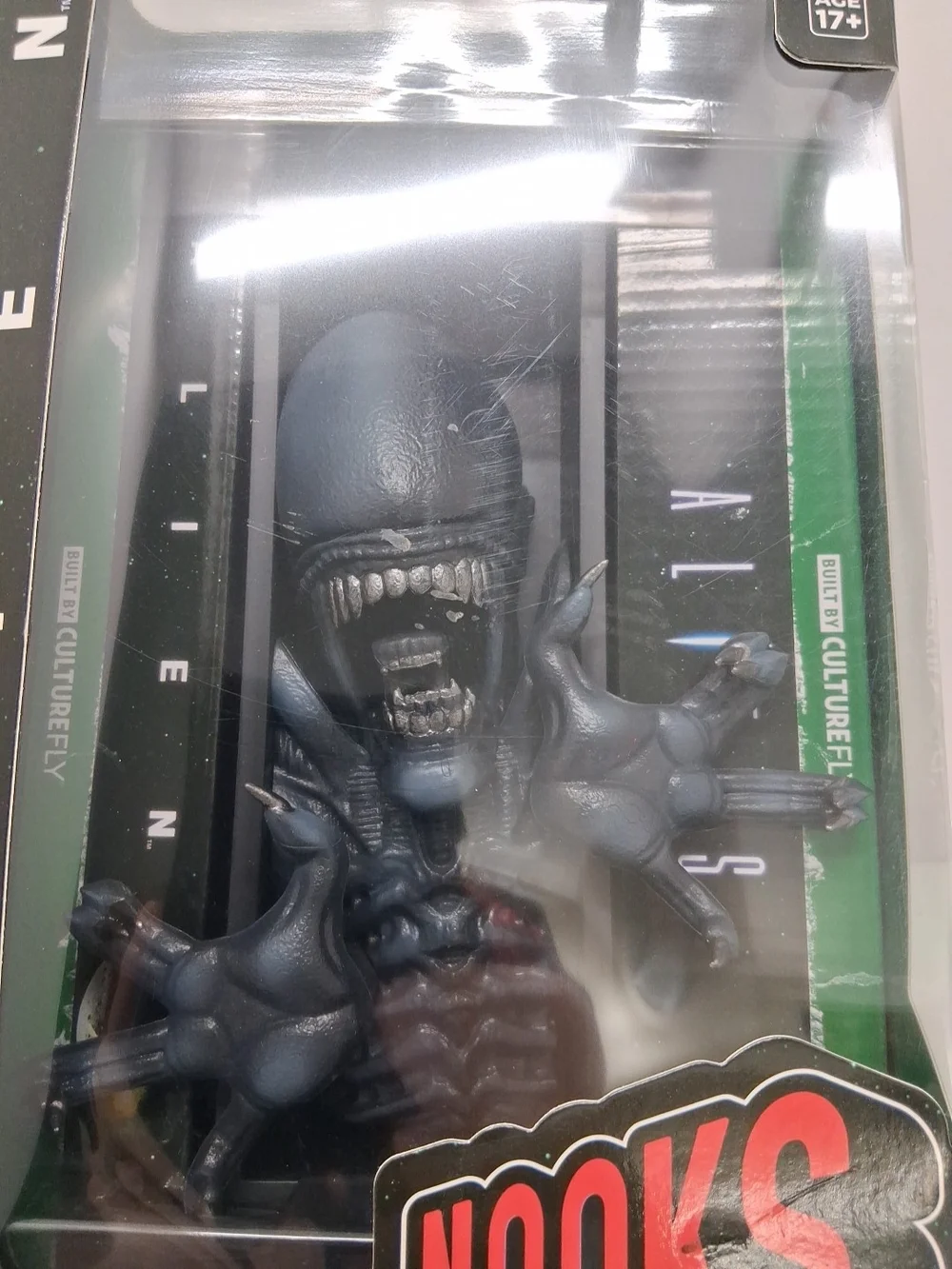 Nook Alien Xenomorph Display Figure - Black